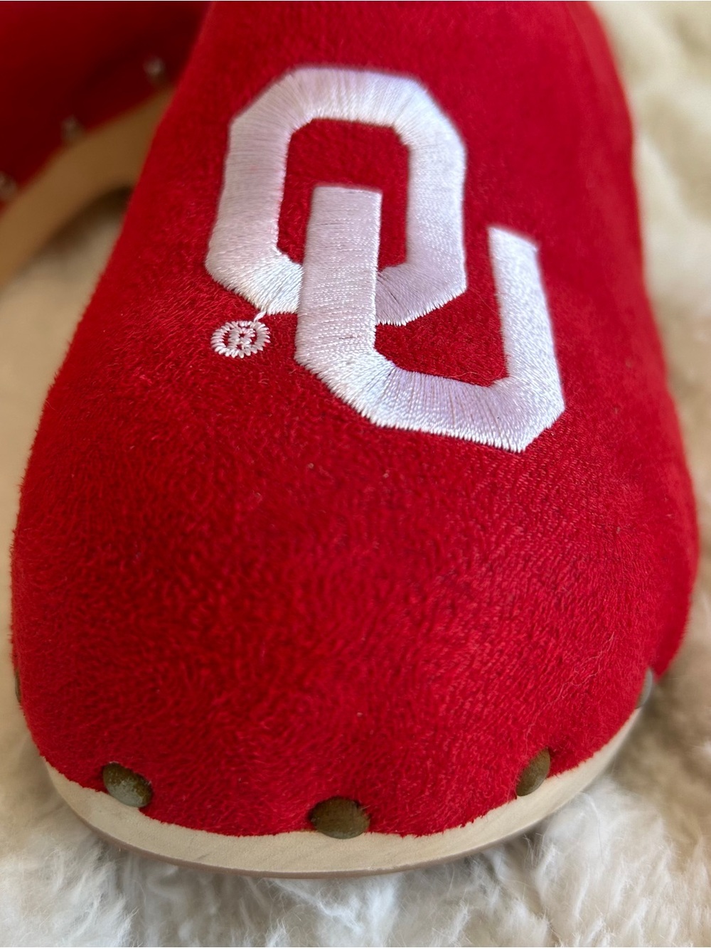 NWT Oklahoma Sooners OU Wood Clogs - Picture 4 of 11